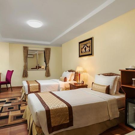 Grand Palace Hotel Yangon Ngoại thất bức ảnh