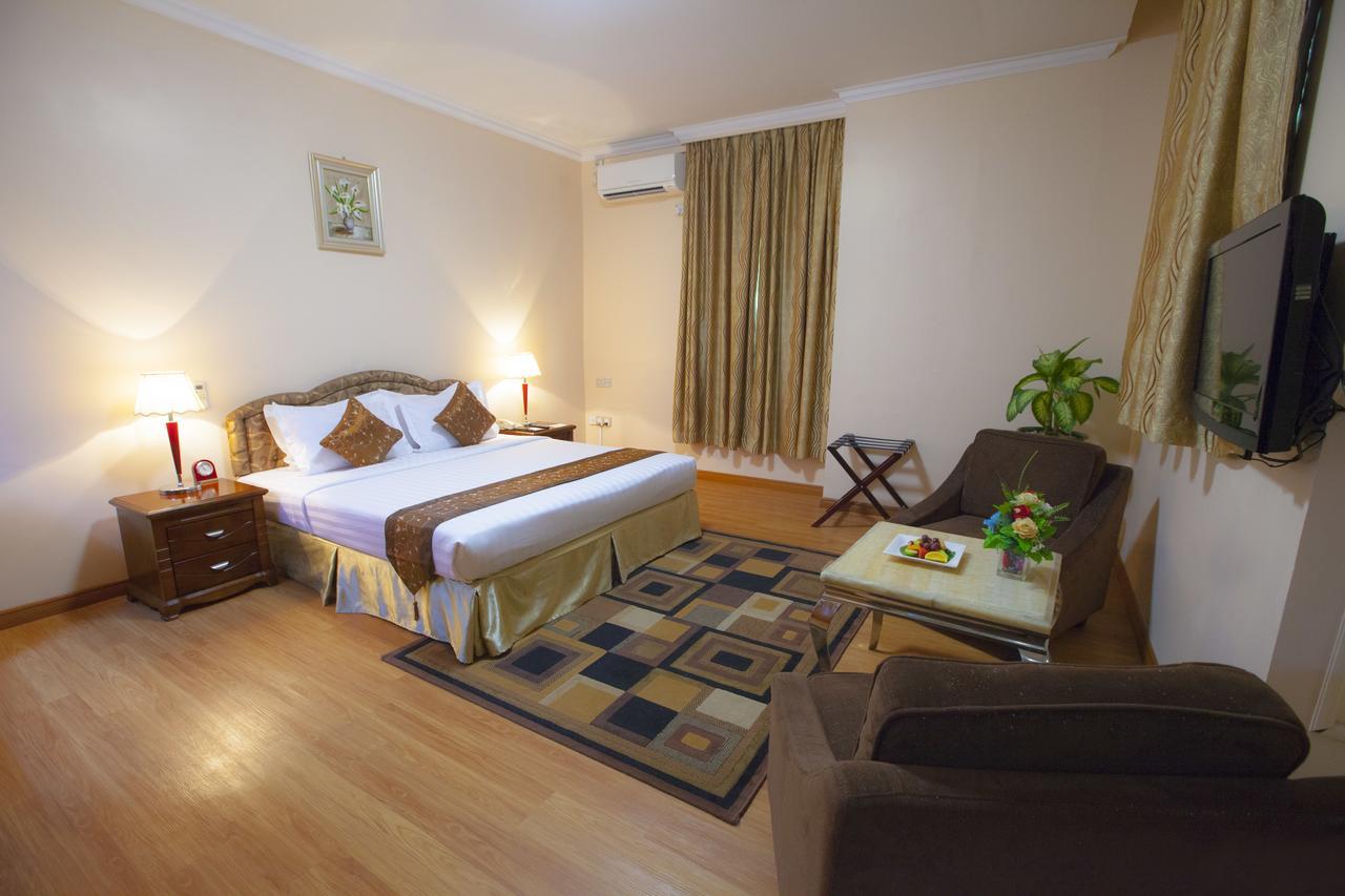 Grand Palace Hotel Yangon Ngoại thất bức ảnh