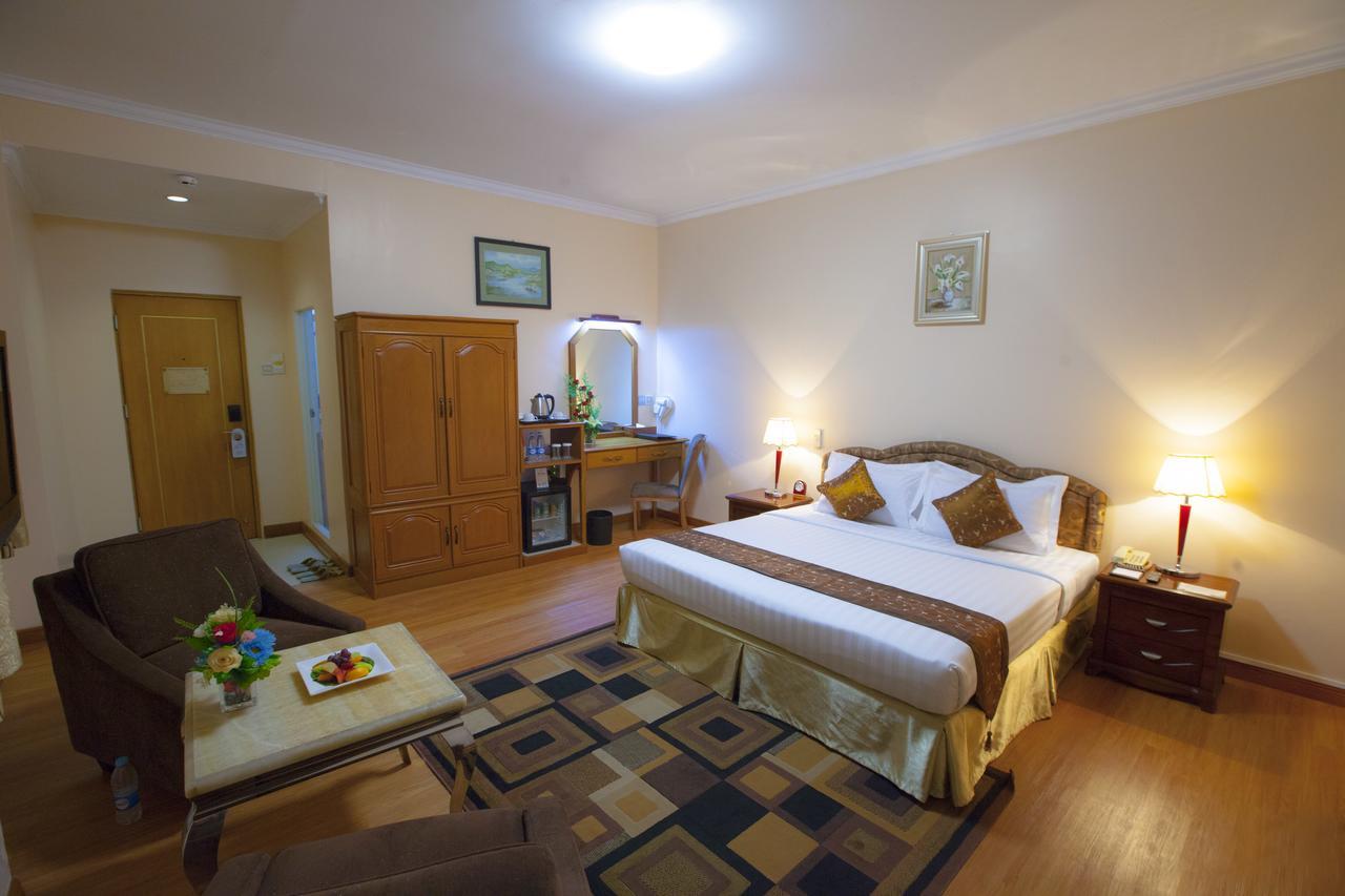 Grand Palace Hotel Yangon Ngoại thất bức ảnh