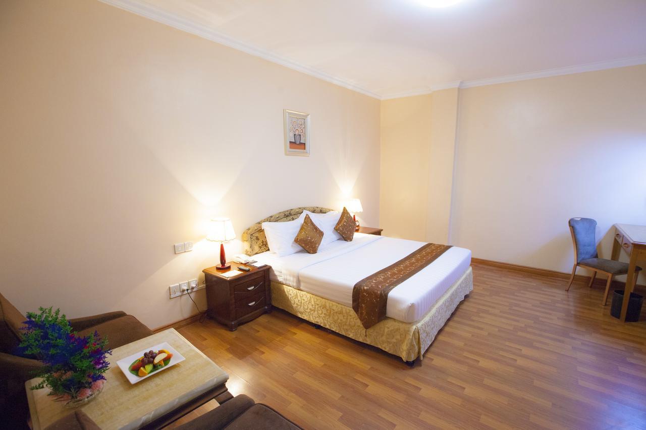 Grand Palace Hotel Yangon Ngoại thất bức ảnh